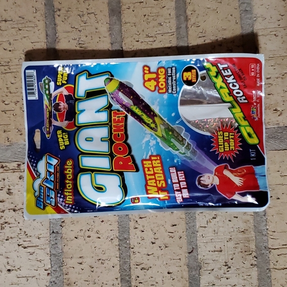 Big Sky Inflatable Giant Rocket Galaxy Rocket - Picture 1 of 2